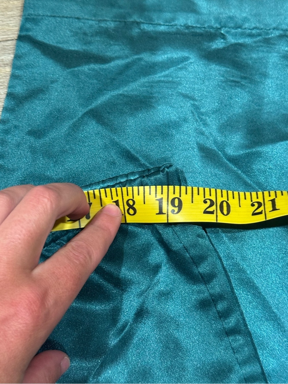 Valerie Stevens Teal Satin Pajama Set Size Medium - Picture 8 of 8